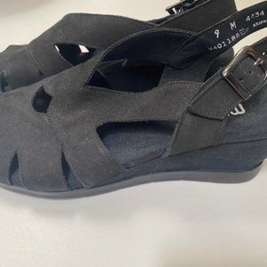 Munro American Suede Walking Wedge Sandal